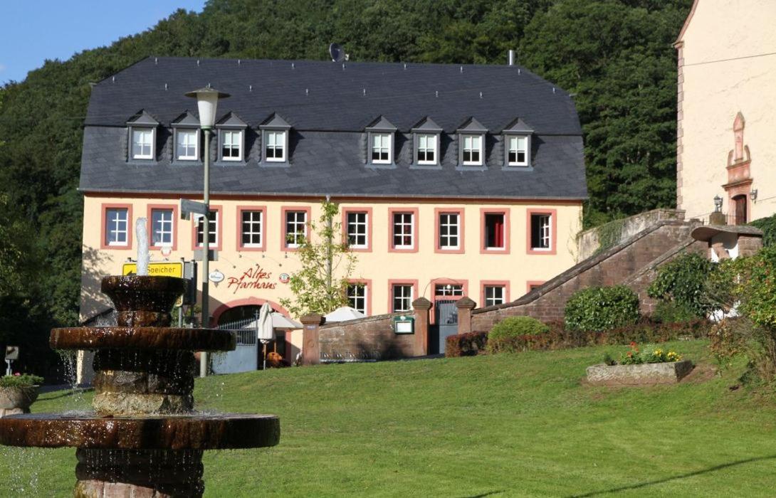 Altes Pfarrhaus Hotel Auw an der Kyll Kültér fotó